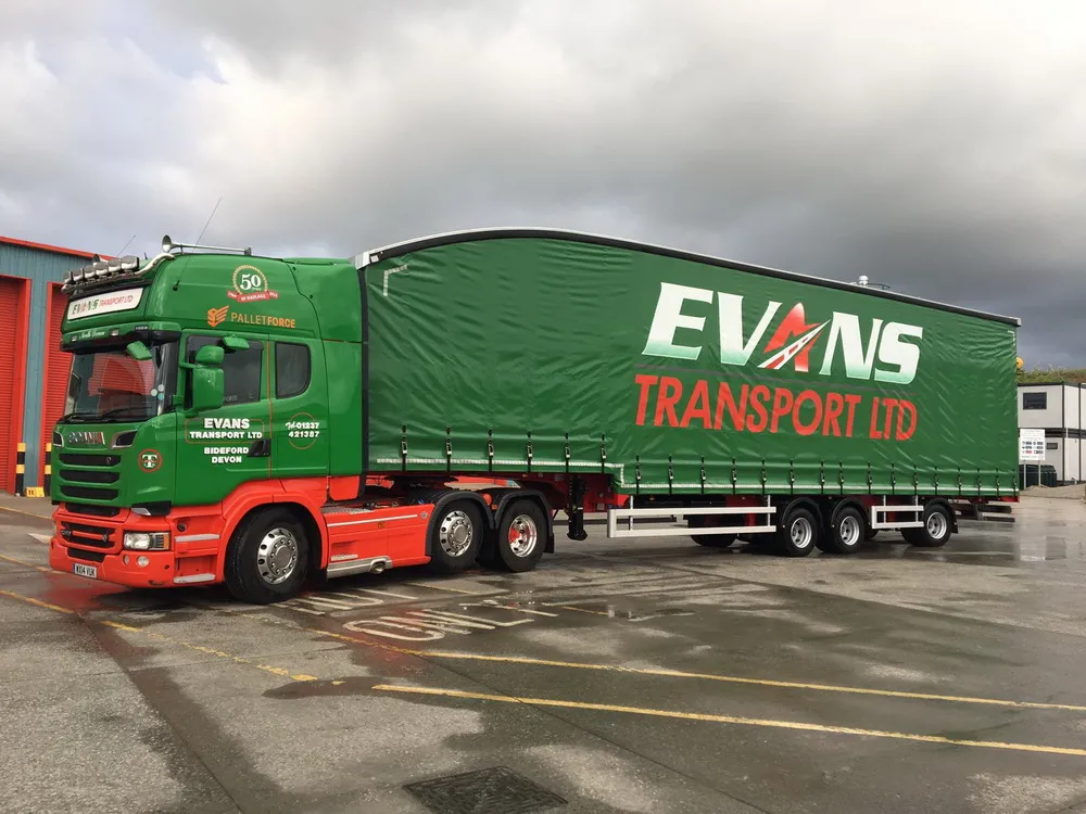 Evans transport Cartwright trailers 01