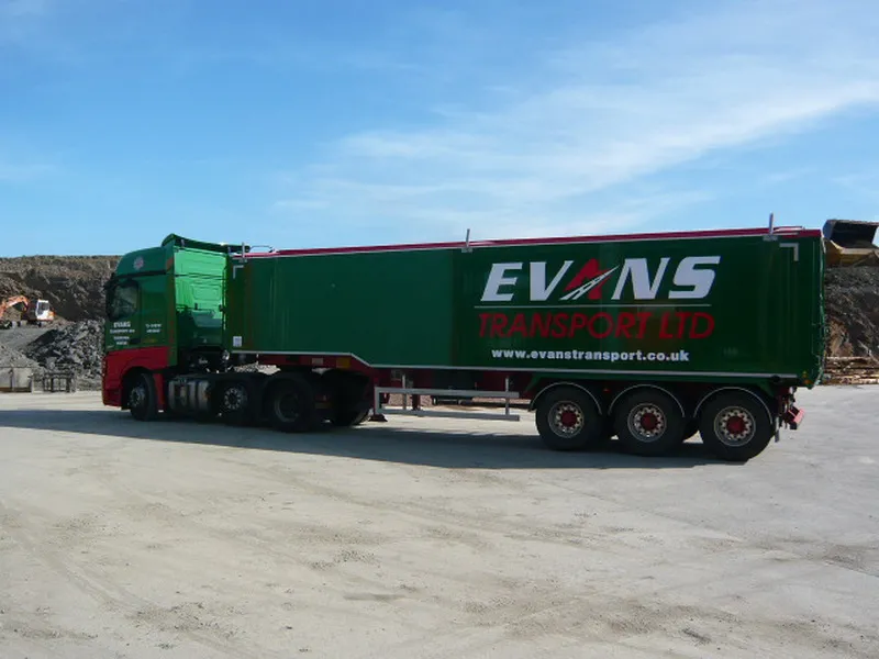 Fruehauf-tipper-evans-transport-06
